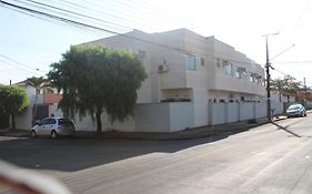 Apto06 com ar e ótima localização em Ourinhos